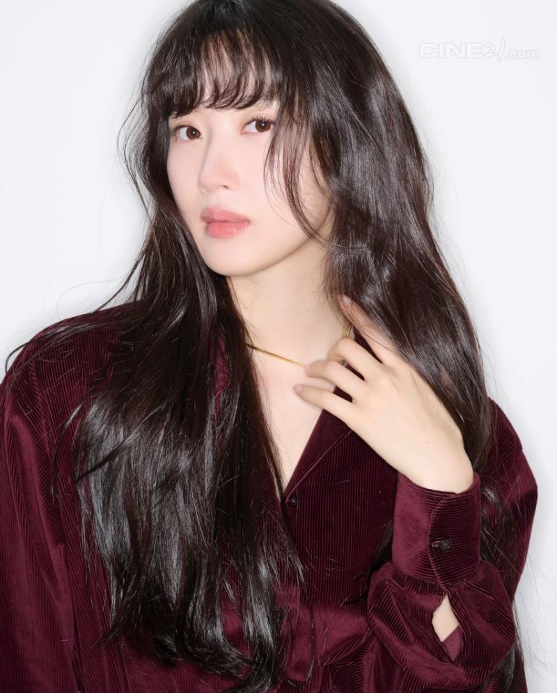 문가영 CINE21 씨네21 with 구교환