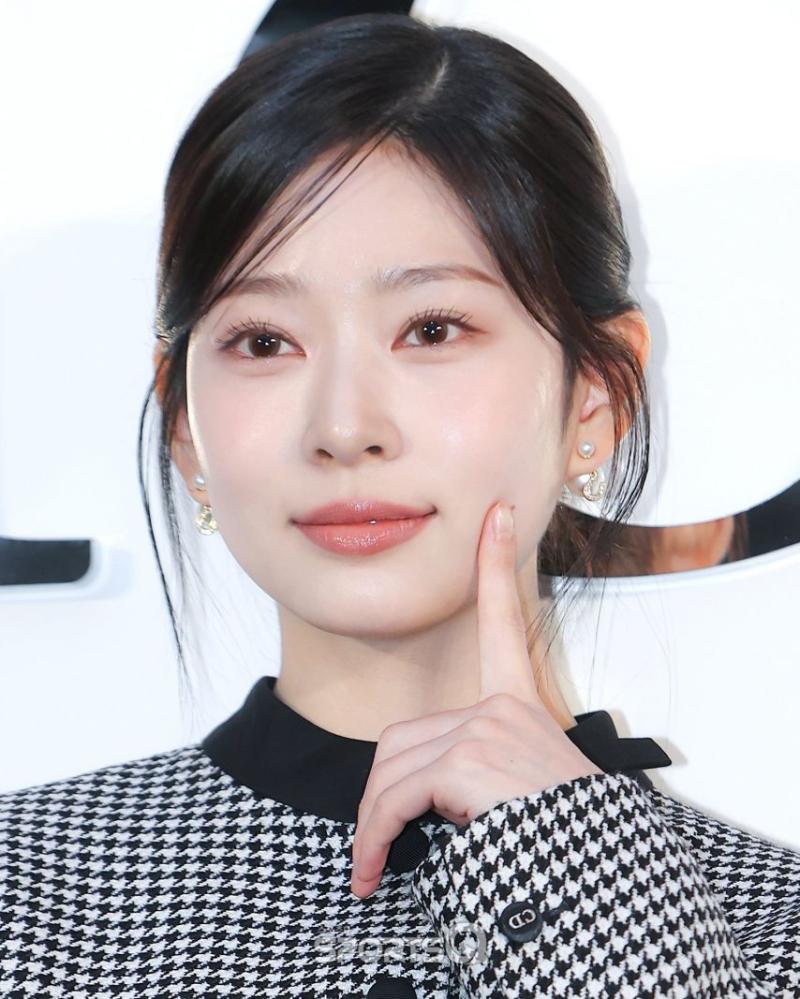김민주  260107 Dior Photowall