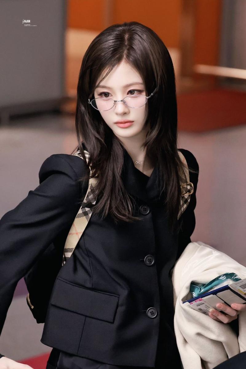 출국하는 엔믹스 설윤