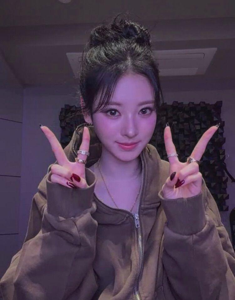 MEOVV (미야오) 안나