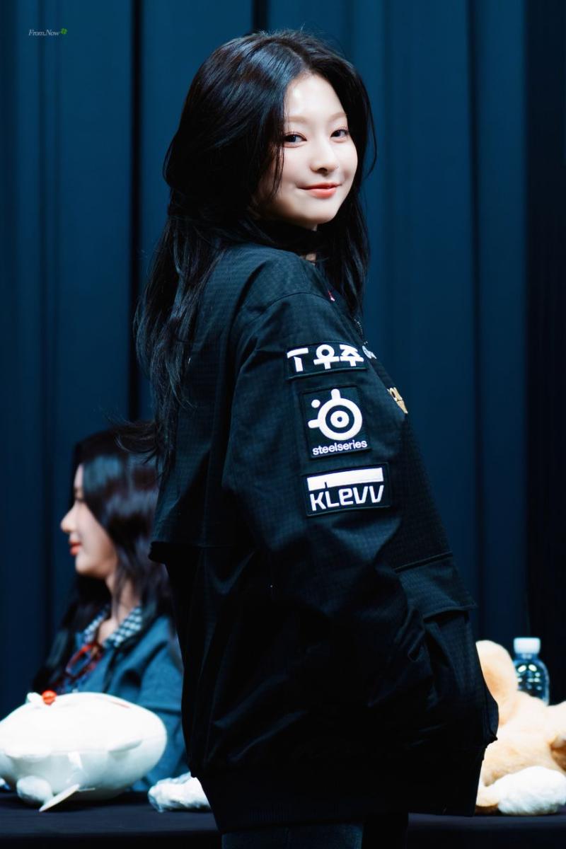 프로미스나인 이나경