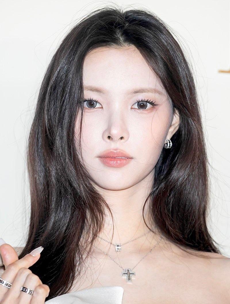 아일릿 (ILLIT) 윤아