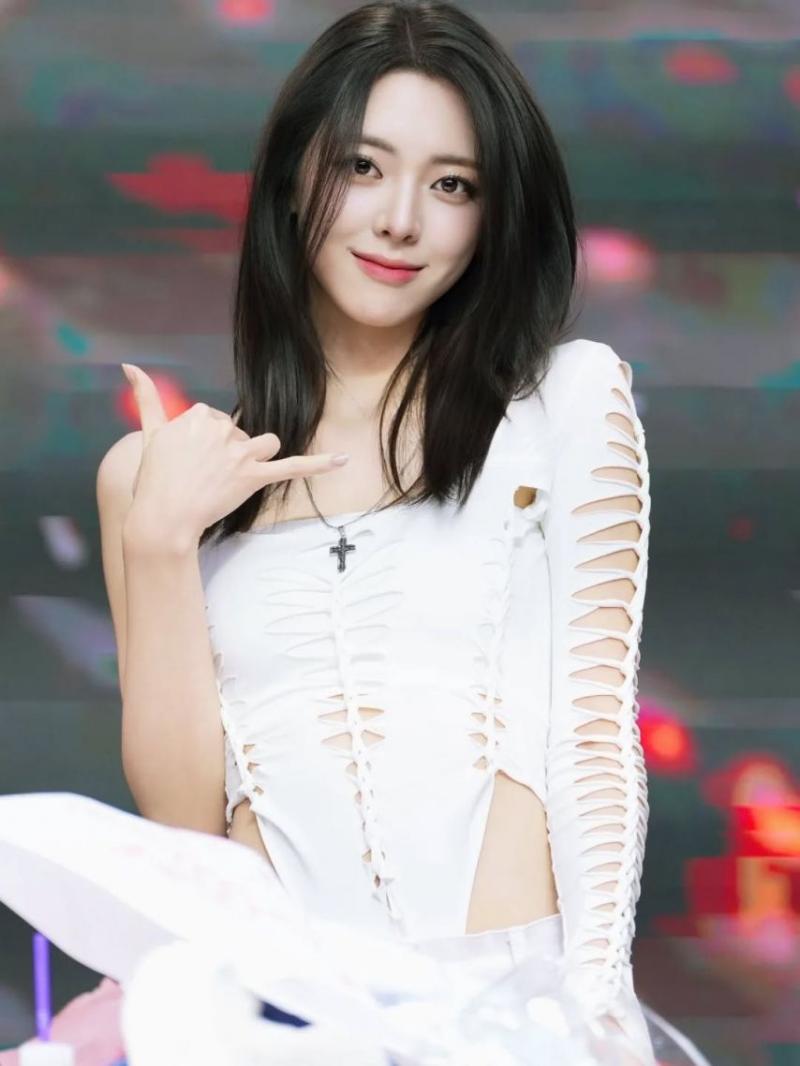 ITZY (있지) 유나