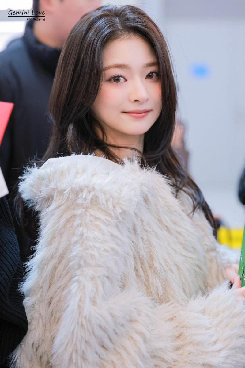 프로미스나인 이나경