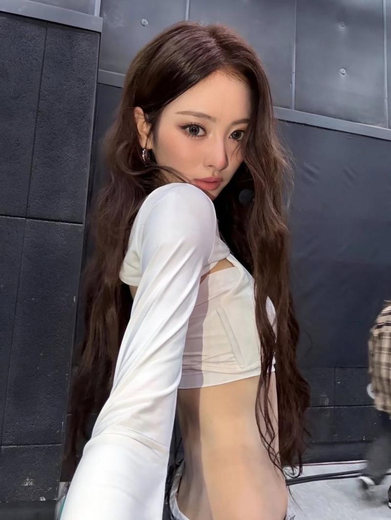 MEOVV (미야오) 안나