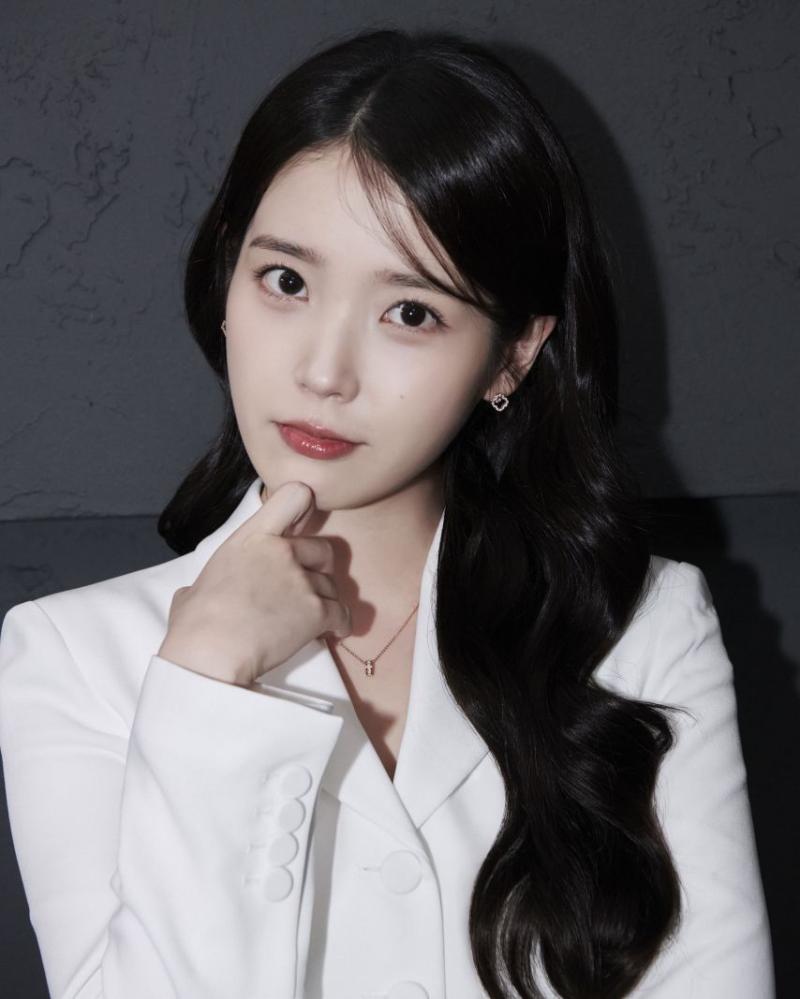 아이유 푸라닭