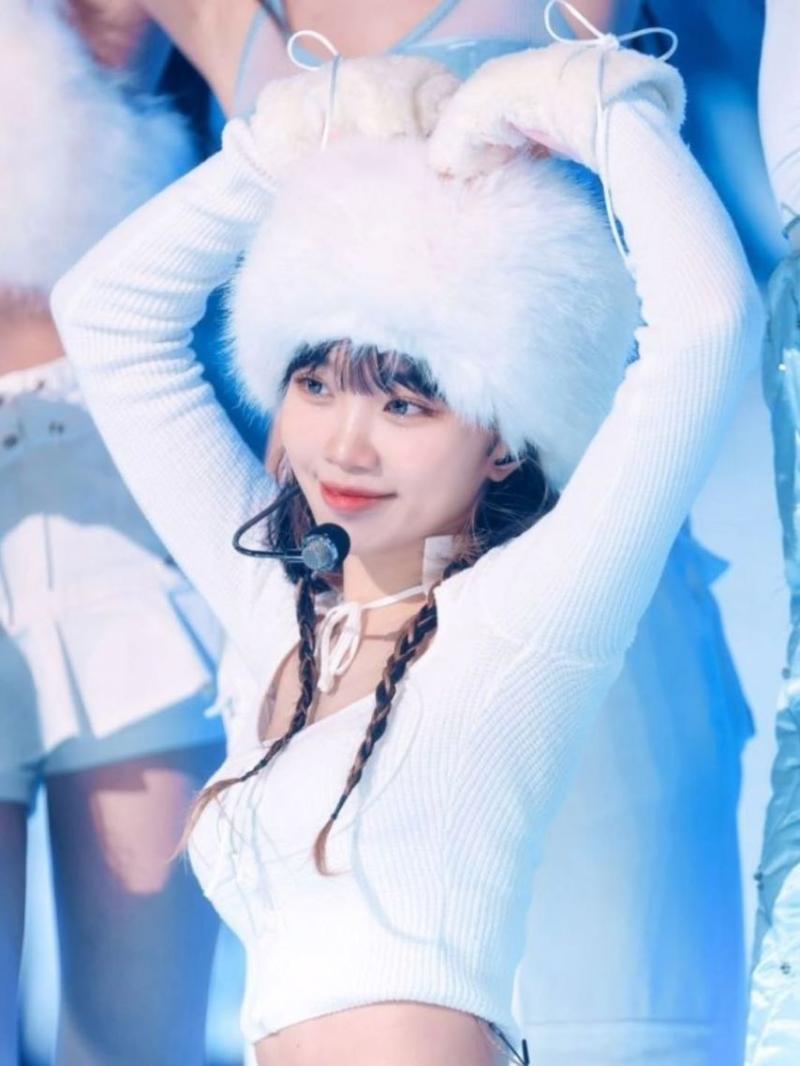 LE SSERAFIM (르세라핌) 김채원