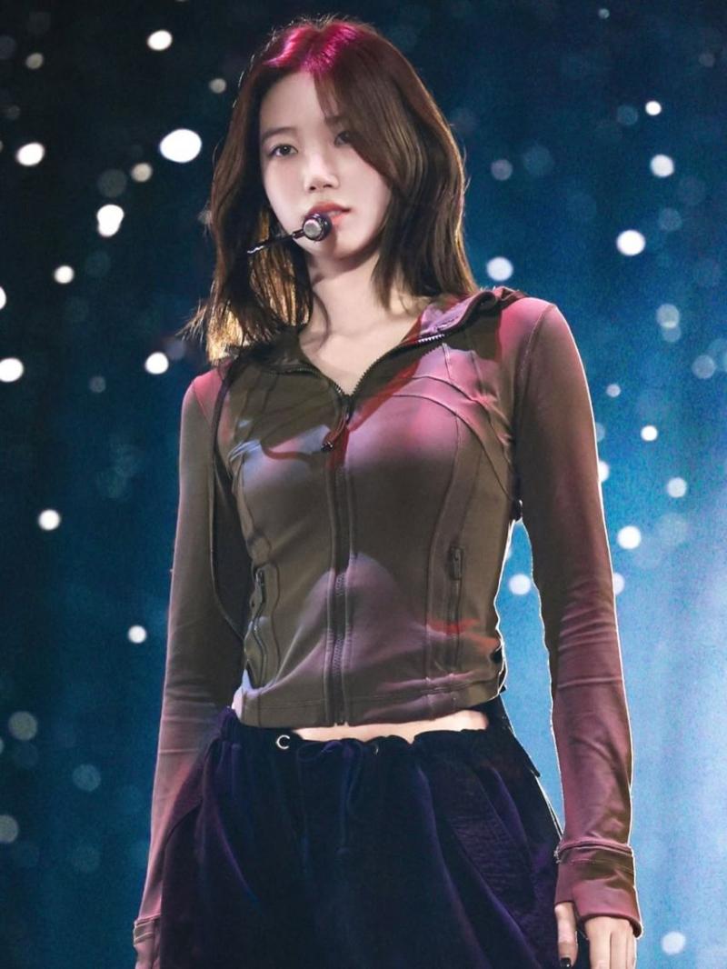 LE SSERAFIM (르세라핌) 카즈하