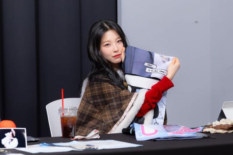 프로미스나인 백지헌