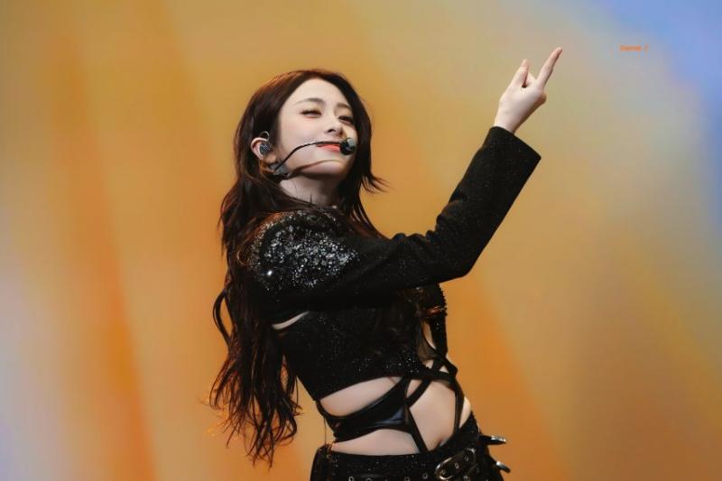 르세라핌 허윤진