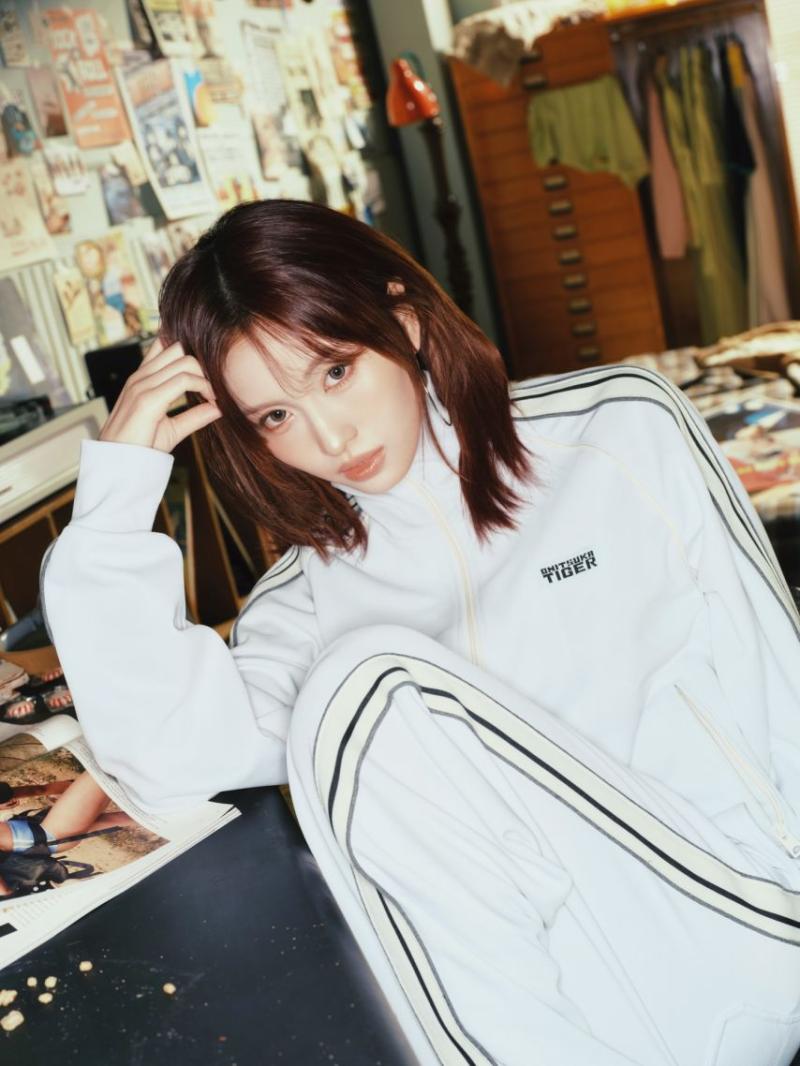 트와이스 모모 오니츠카 타이거