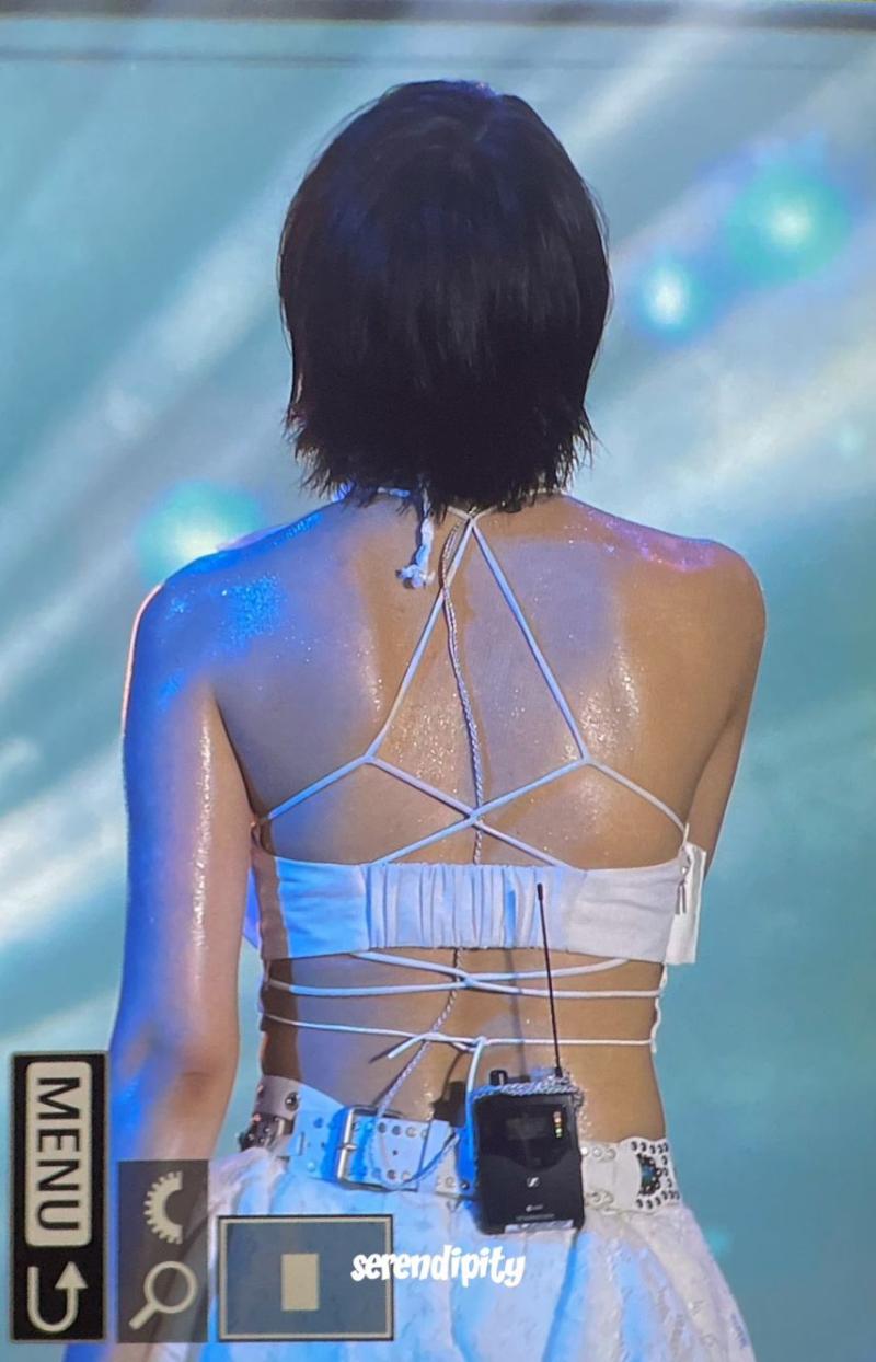 땀 젖은 VIVIZ 신비