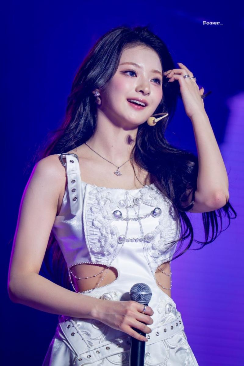 프로미스나인 이나경