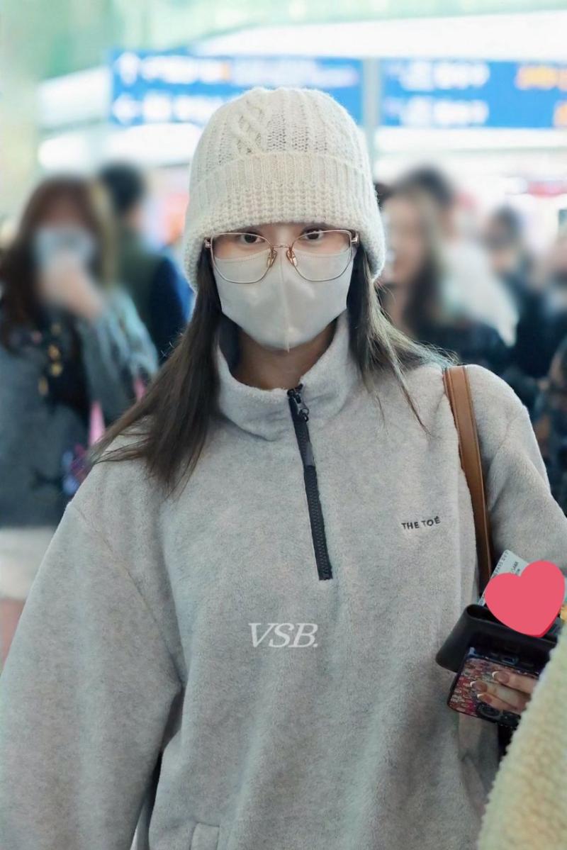 트와이스 사나 쯔위 출국