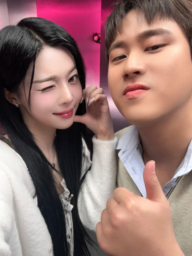 리무진서비스 트리플에스 다현, 이무진