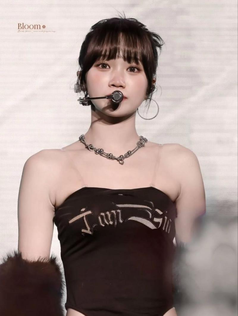 LE SSERAFIM (르세라핌) 김채원