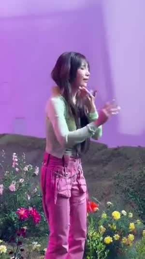 에이핑크 데뷔 15주년 기념 신곡 Love Me More