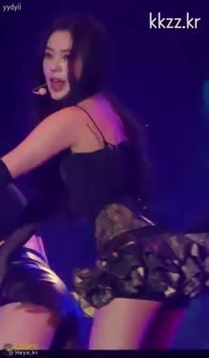 속바지 보이는 허벅지 레드벨벳 아이린