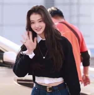 오늘자 인천국제공항 미야오(MEOVV) 엘라.MP4