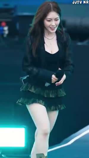 물총 집다 방심한 앞으로 숙인 케플러 김채현