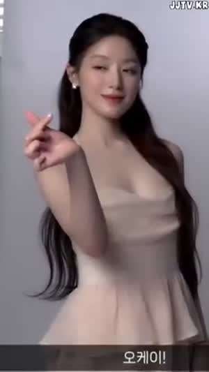 누드톤 홀트넥 드레스 가슴골 아이들 슈화.mp4