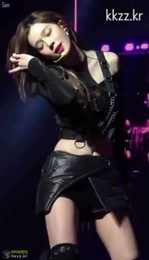 하얀 배 떨리는 허벅지 에스파 윈터