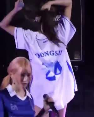 프로미스나인 이나경 파란 나시