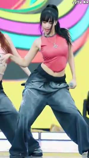 묵직 얇은 밀착 핑크 민소매 키스오브라이프 나띠