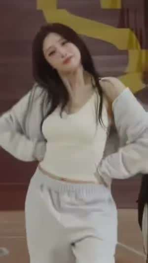 골든디스크 무대 연습하는 흰나시 아이브 이서