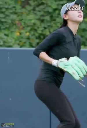 타격 연습하는 김민지