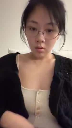 안경쓴 비비 (BIBI) 골지 나시 인스타 라이브