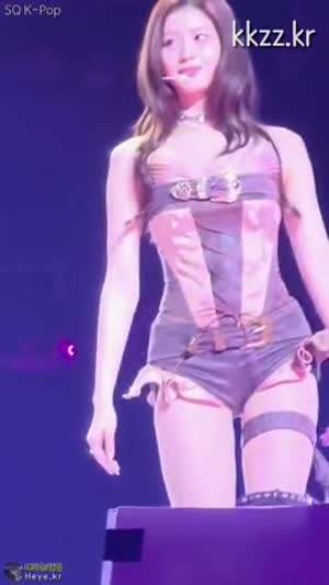 흰 망사 스타킹 트와이스 사나