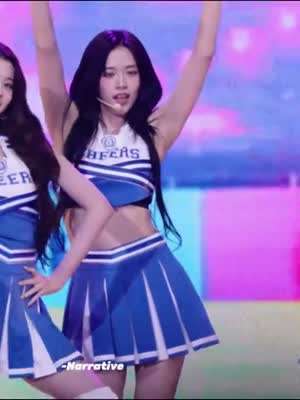 파란 체크 치마 치어리더 아이브 안유진 장원영 골든디스크 무대