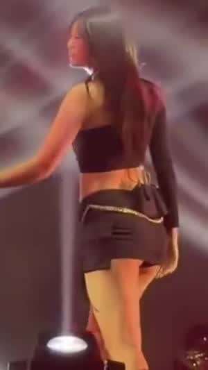 올블랙 의상 에버그로우 온다 속바지 보다 짧은 초미니 엉밑살.mp4