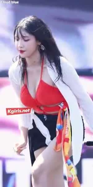 워터밤 라잇썸 초원 출렁이는 레드 비키니 가슴.mp4