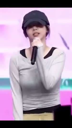 리허설 중에도 출렁출렁 존재감 넘치는 카리나