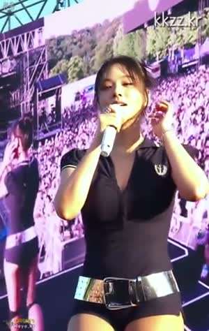 서슴지 않는 비비 (BIBI)