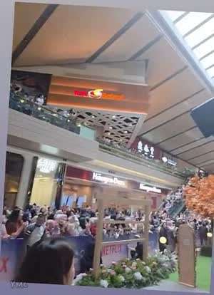 김선호 고윤정 때문에 난리난 자카르타 넷플 프로모션 현장.jpgif