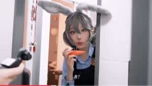 QWER 히나 집에 있는 거 (무기 거래)