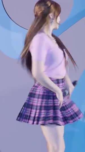 스커트 입고 빙글 도는 모모랜드 낸시.mp4