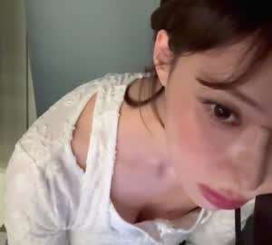 에스파 윈터 빼꼼 숙이다 방심한 가슴골.mp4