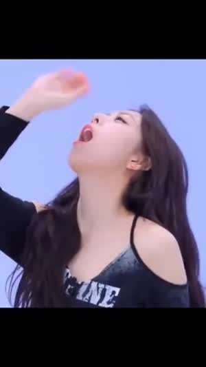 뭔가 이상한 ITZY (있지) 유나 움짤