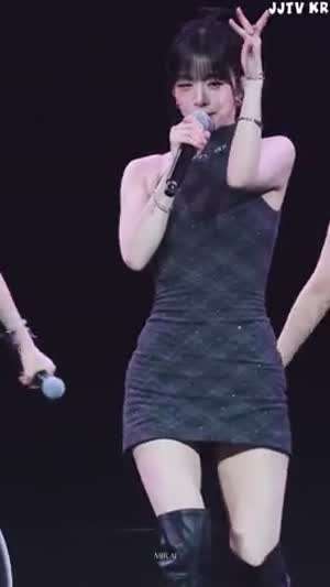 홀터넥 초 밀착 원피스 겨드랑이 허벅지 프로미스나인 이채영