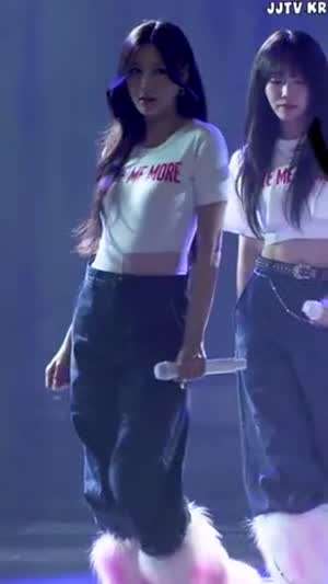 아래가 망사인 하이레그 티셔츠 에이핑크 오하영