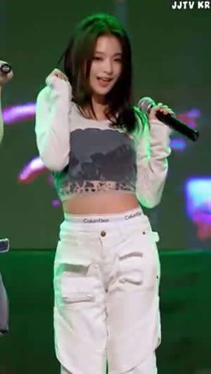 크롭나시 백바지 CK 팬티 밴드 노출 프로미스나인 이나경