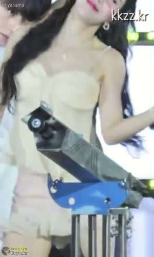 가볍게 털어주는 권은비