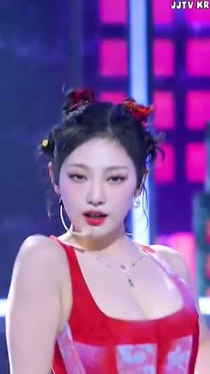 통통 튀는 윗가슴골 에스파 닝닝.mp4