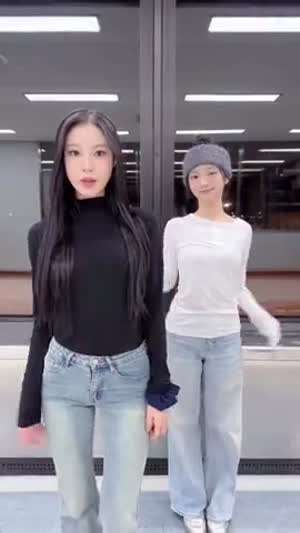 아이칠린 예주, 이지, 재키