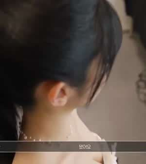 매력적인 QWER 쵸단 오프숄더 드레스