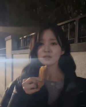 동생 괴롭히는 김민주 인스타스토리 . GIF
